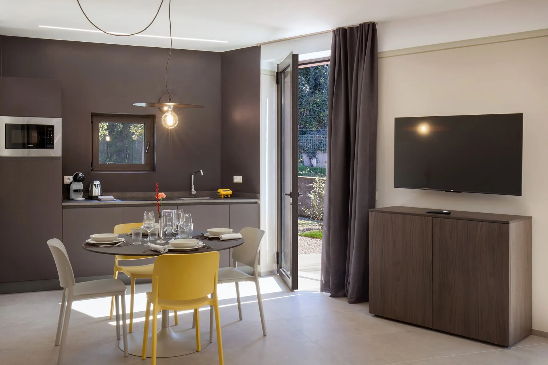 Moderno open space con ingresso indipendente